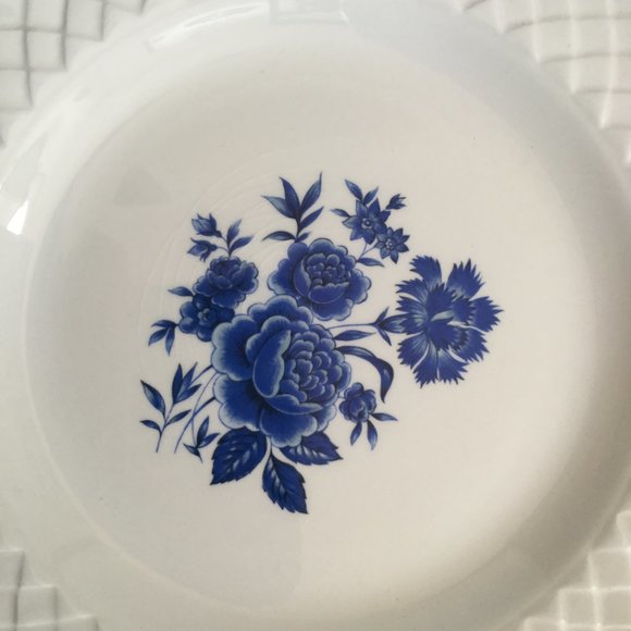 Enoch Wedgewood Tunstall England Blue Rose Ironstone lot of 3 plates & 1 cup - Picture 10 of 11